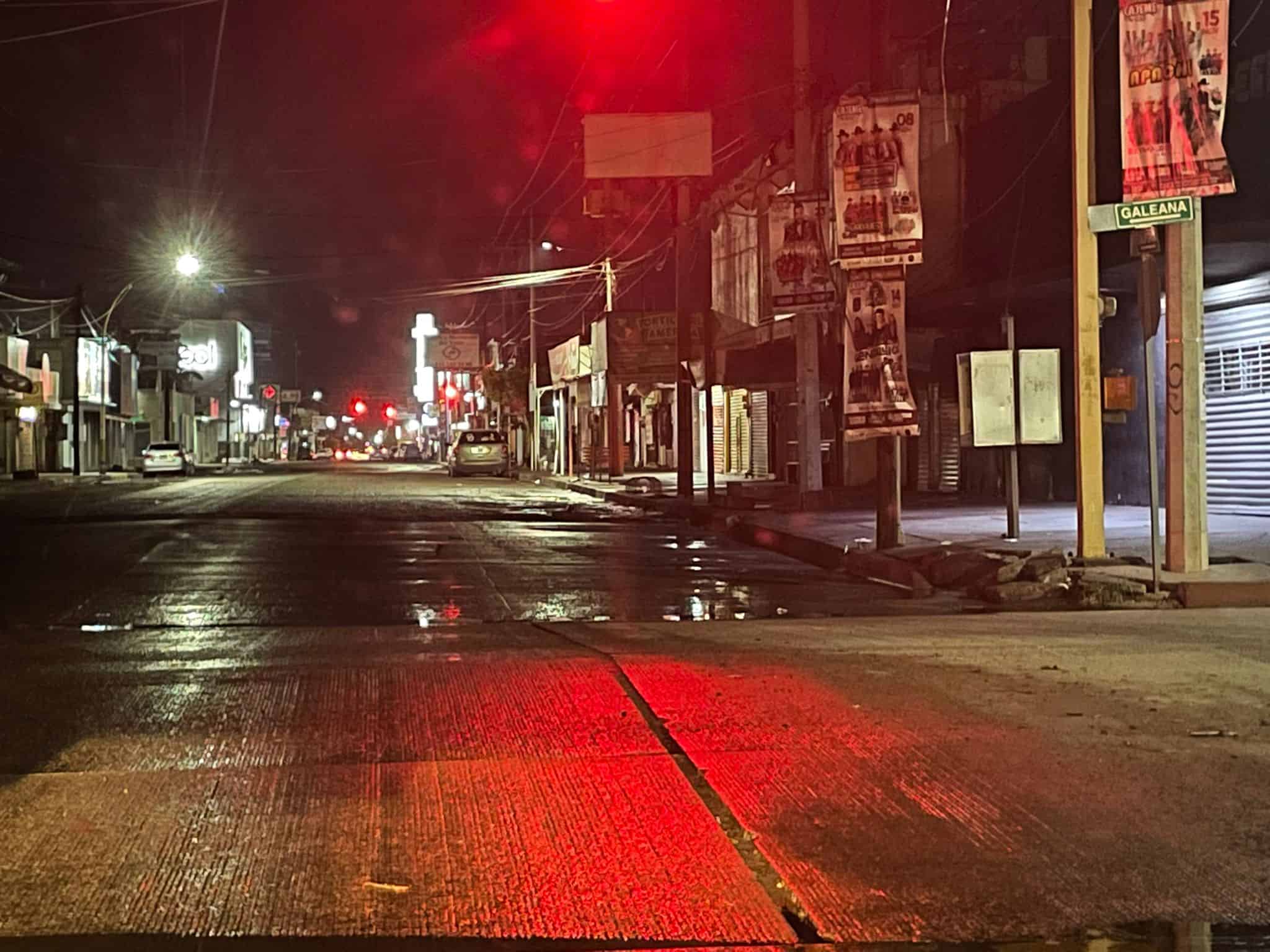 Se levantan losas de concreto de la calle California 