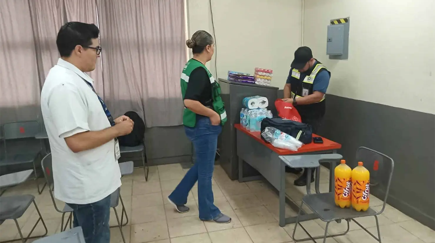 Albergan a cajemenses afectados por lluvias tras paso de Raymond