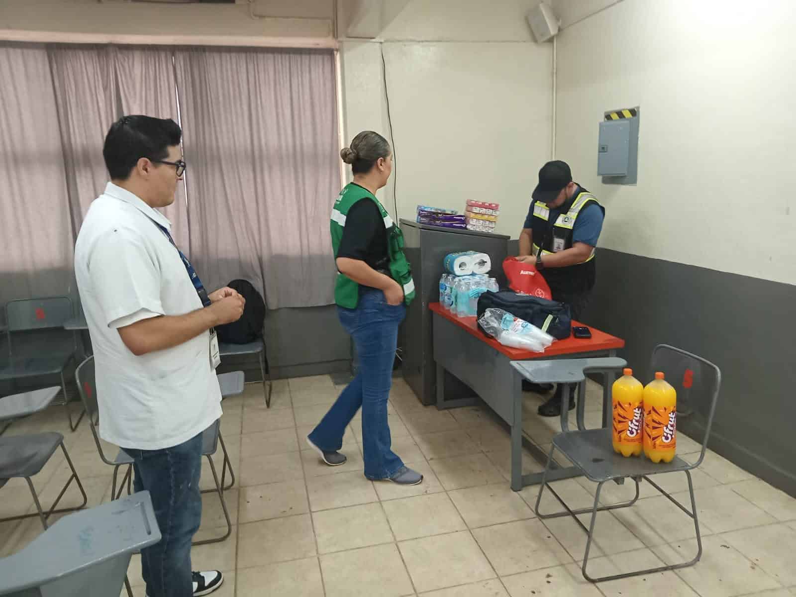 Albergan a cajemenses afectados por lluvias tras paso de Raymond