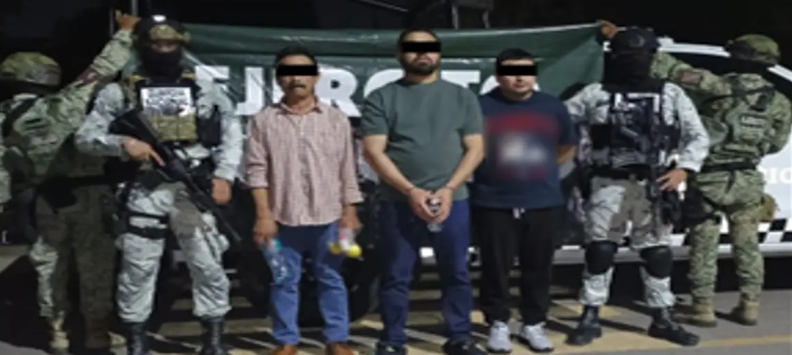 Detienen a tres con armas y drogas en Hermosillo
