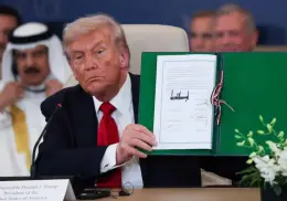 Trump firma histórico acuerdo para poner fin a la guerra en Gaza en la cumbre por la paz en Egipto