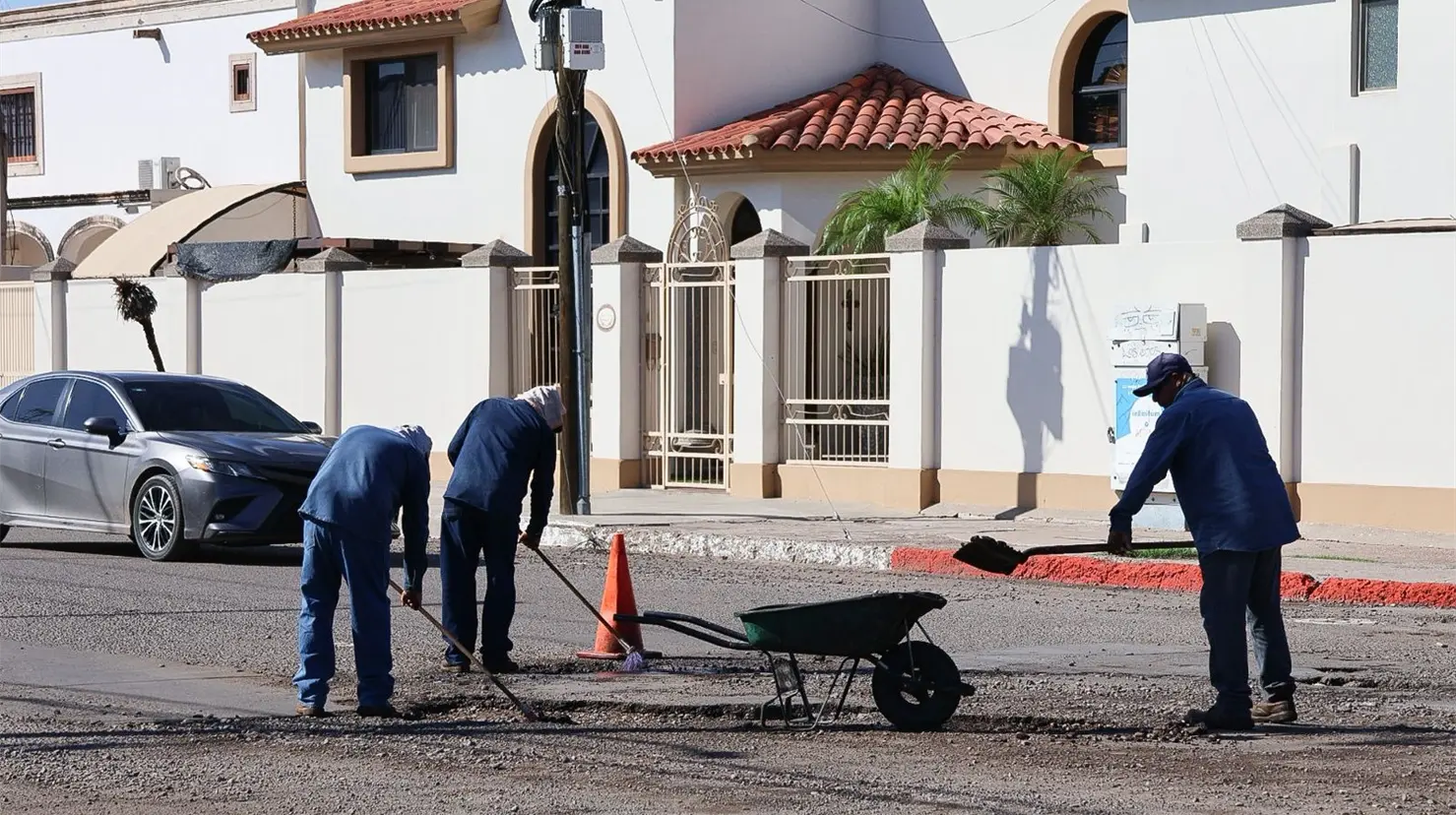 Aplican programa de bacheo en calles de Cajeme tras lluvias