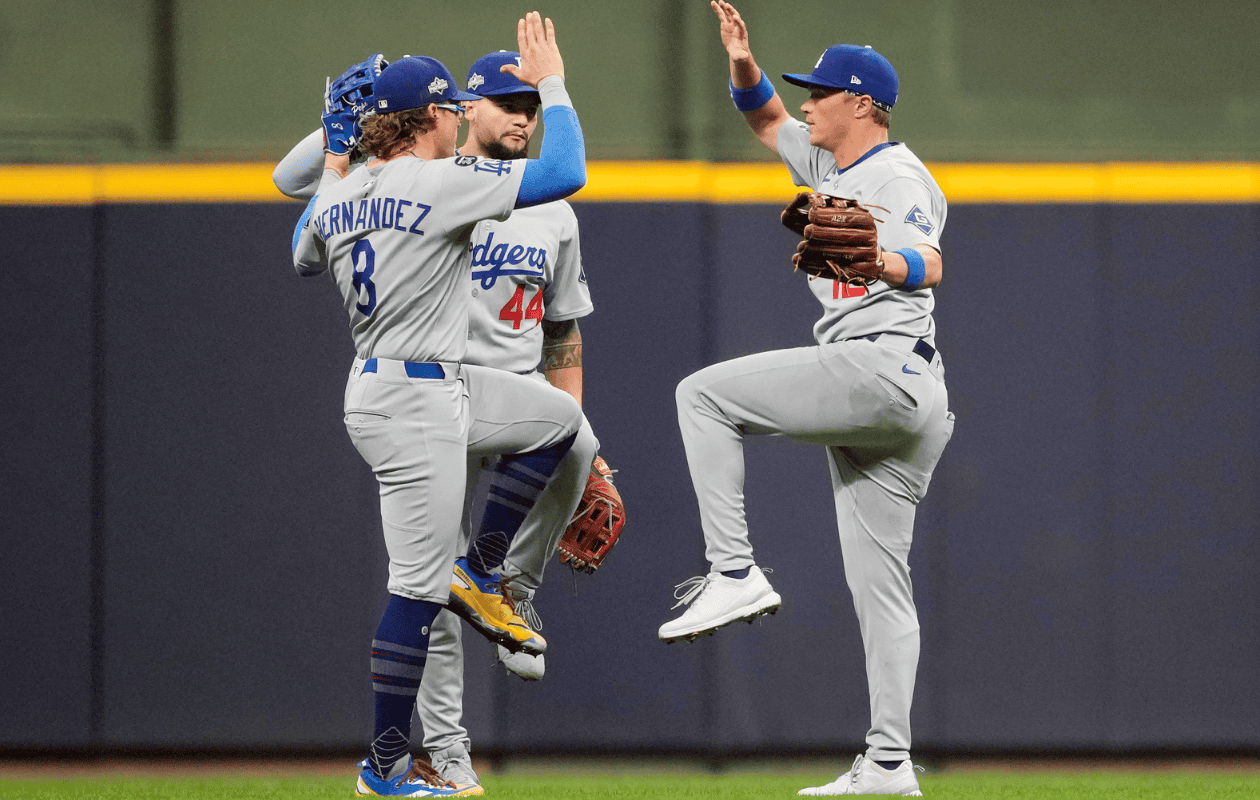 Dodgers supera a Cerveceros 2-1 en el Juego 1 de la Serie de Campeonato