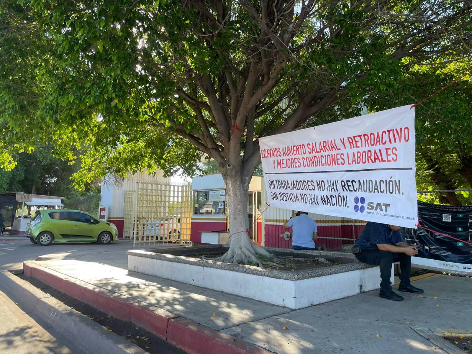 Empleados del SAT de Ciudad Obregón se suman a manifestaciones nacionales