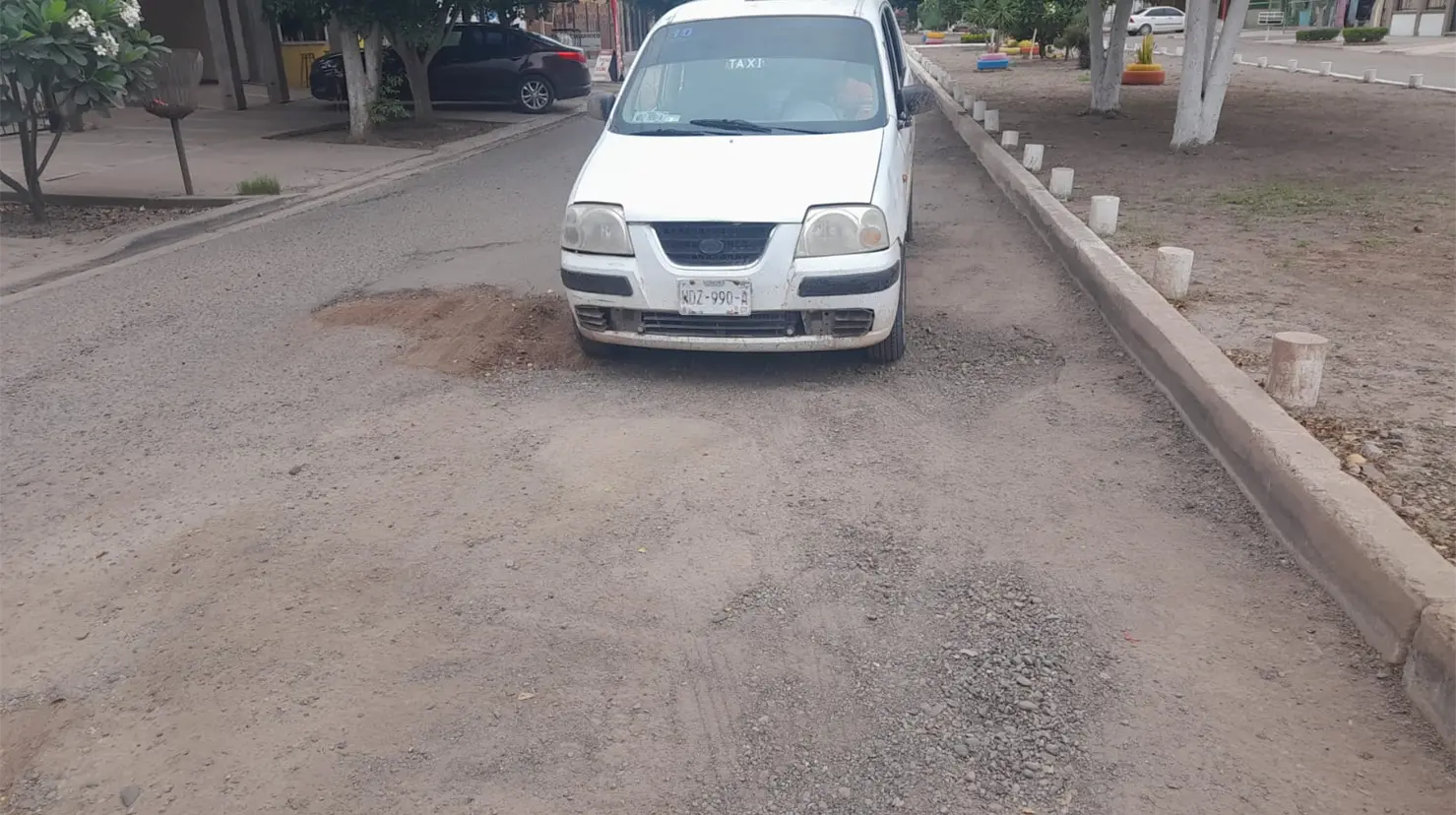 Taxistas colectivos de Cajeme siguen viéndose afectados por las calles