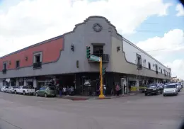 Avanzan trabajos de pintura en Mercajeme