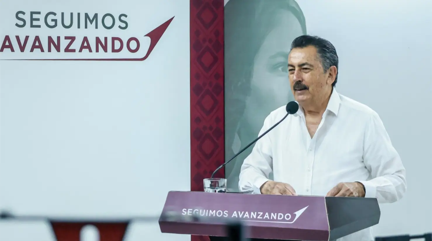 Javier Lamarque: No hay ningún contrato fuera de norma