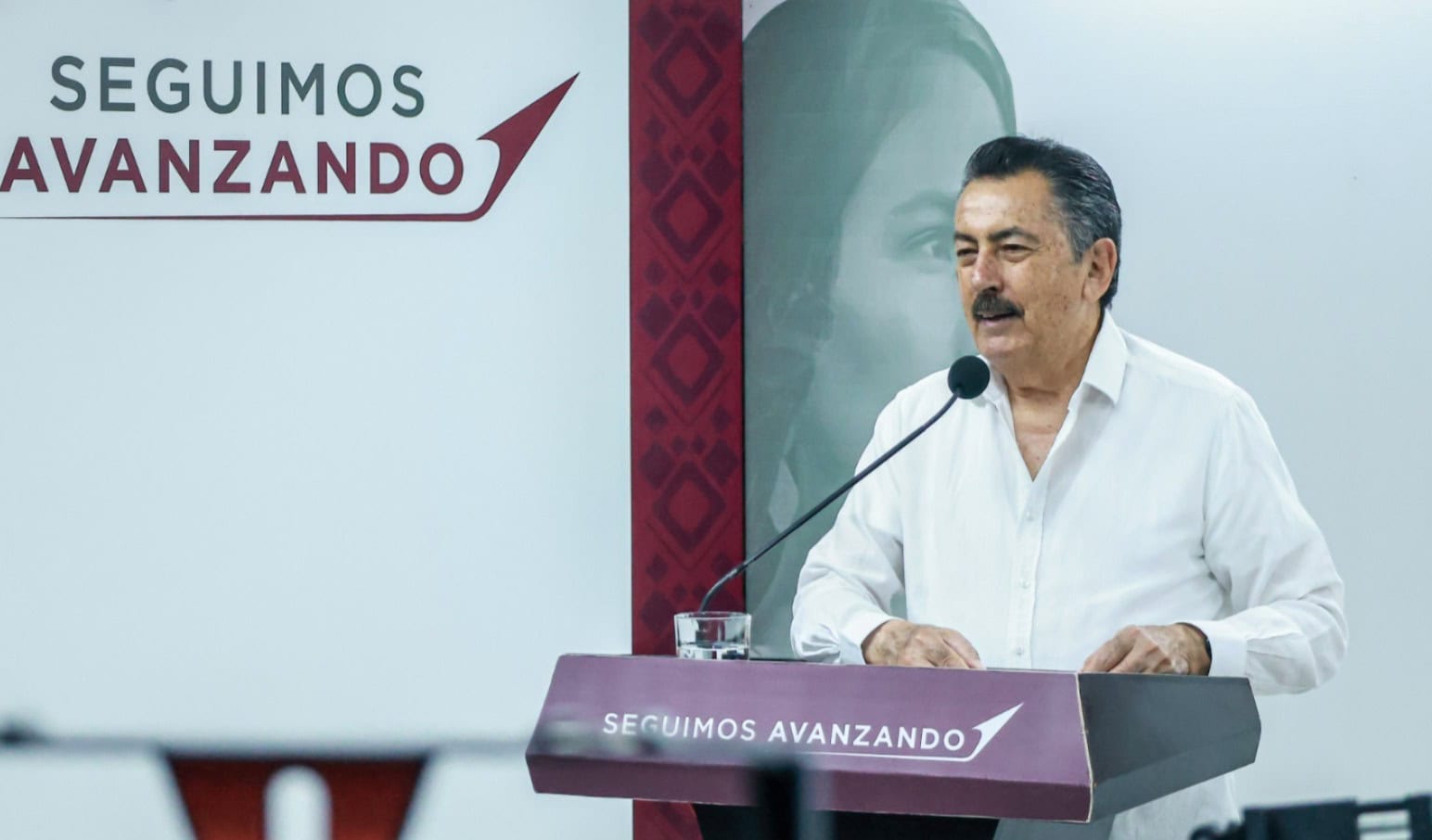 Javier Lamarque: No hay ningún contrato fuera de norma