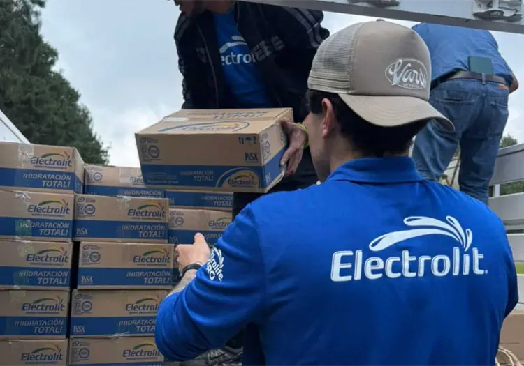 Electrolit entrega ayuda a comunidades afectadas tras las fuertes lluvias e inundaciones en Puebla