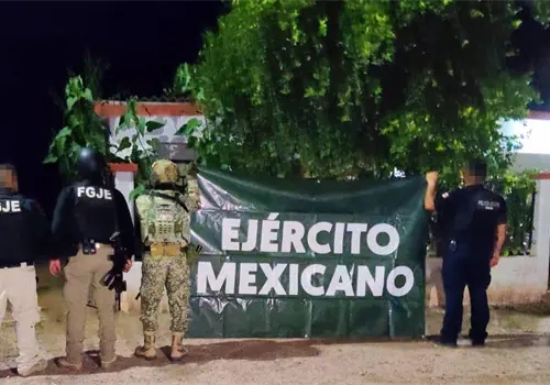 Decomisan drogas, cartuchos y moto robada durante cateo en San José de Bácum