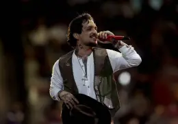 Christian Nodal es acusado de ejercer violencia vicaria en contra de Cazzu