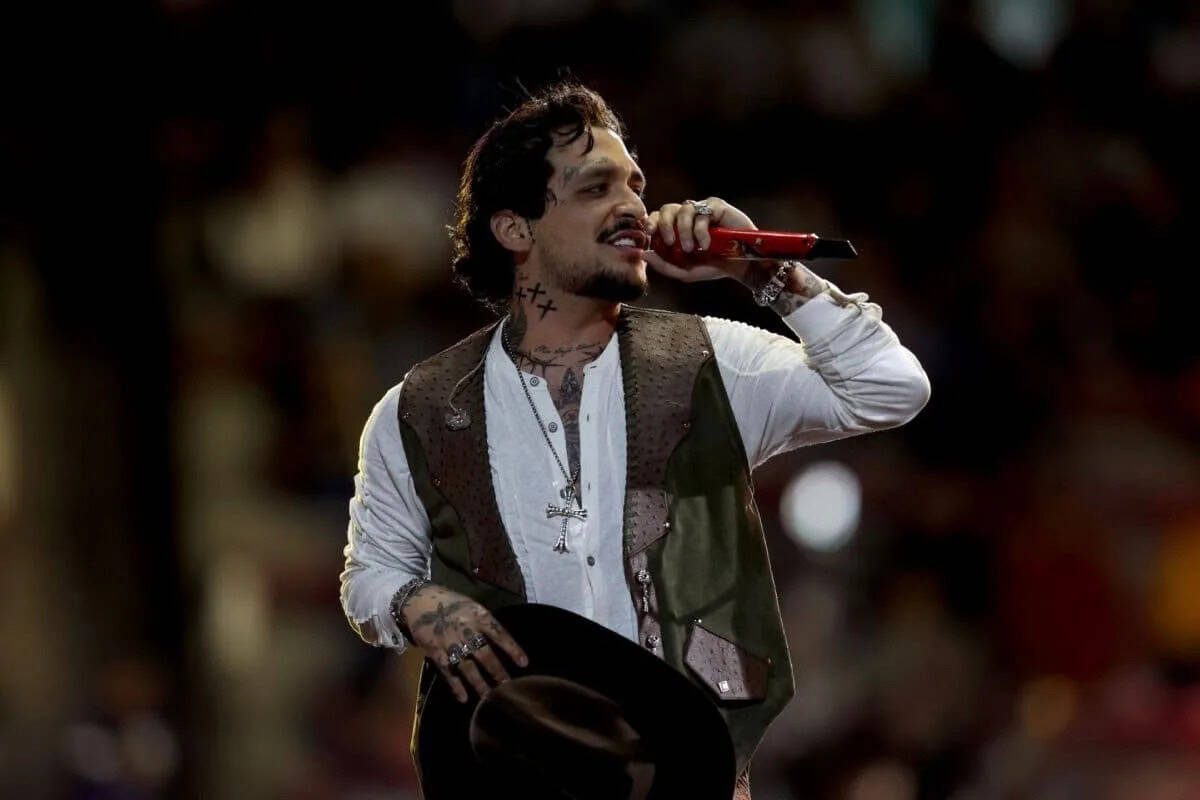 Christian Nodal es acusado de ejercer violencia vicaria en contra de Cazzu
