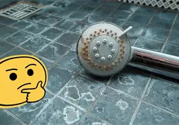 Ingeniero químico te dice cómo acabar con el sarro en la ducha