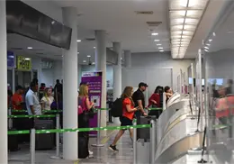 Subsidiar impuesto aeroportuario para mejorar conectividad aérea