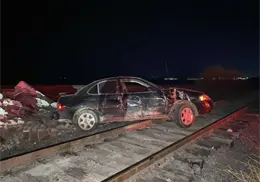 En Empalme, intenta ganarle el paso al tren y es arrastrado varios metros