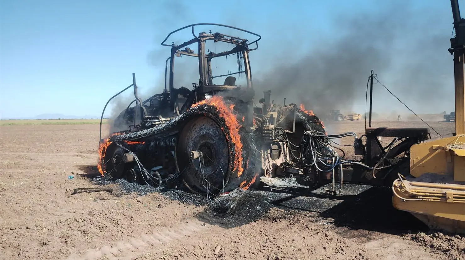 Se incendia tractor en predio de San Ignacio Río Muerto