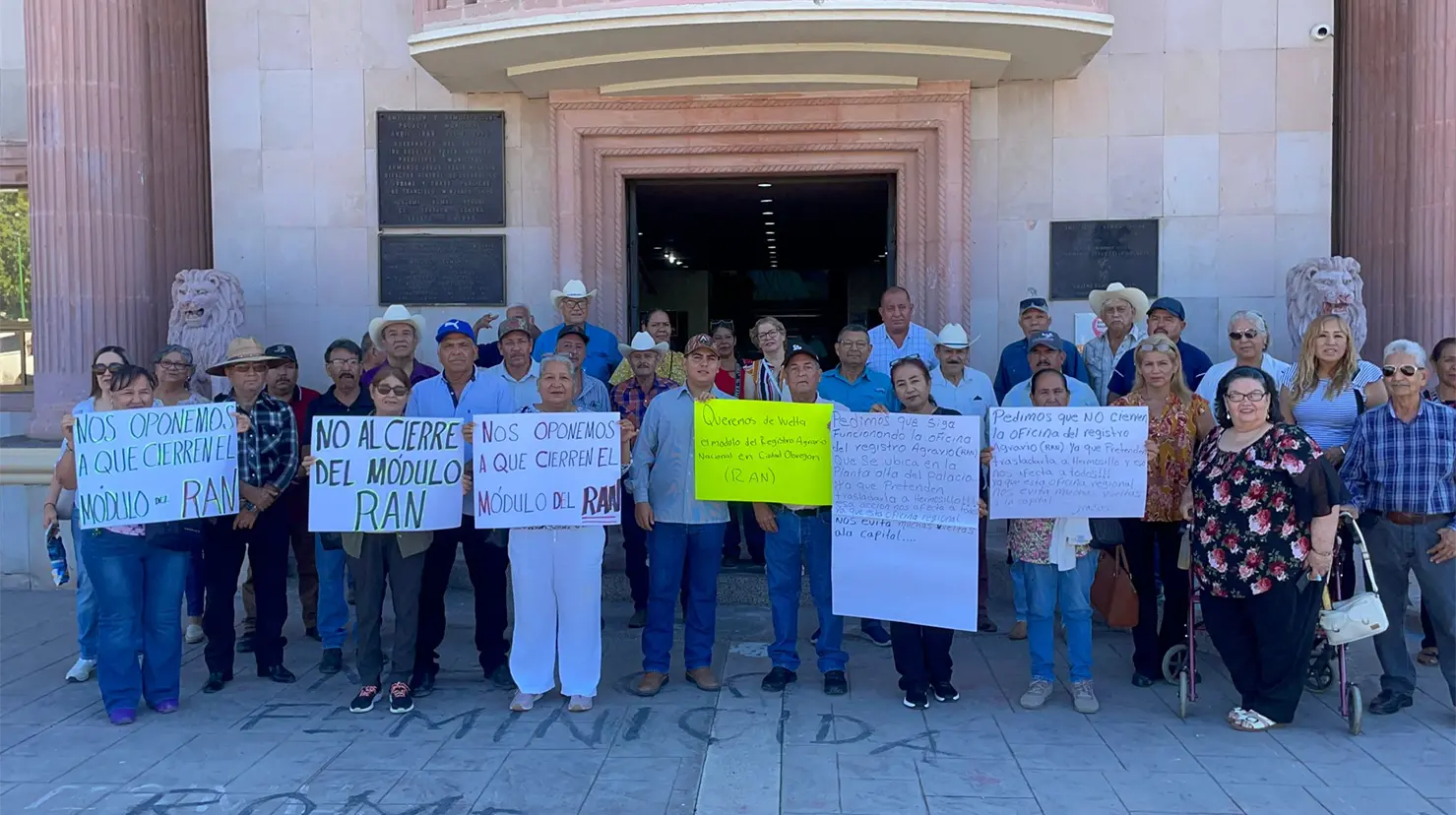 Ejidatarios se manifiestan y piden que regrese módulo de Registro Agrario en Cajeme