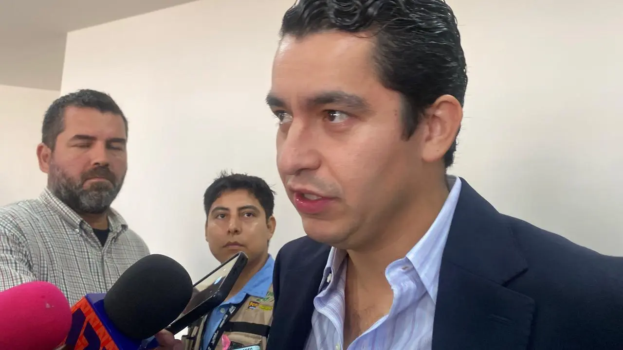 Roberto Gradillas Pineda, Secretario de economía y turismo del Estado de Sonora.