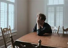 Anhedonia: ¿Cómo es el síntoma que roba las ganas de vivir sin que te des cuenta?