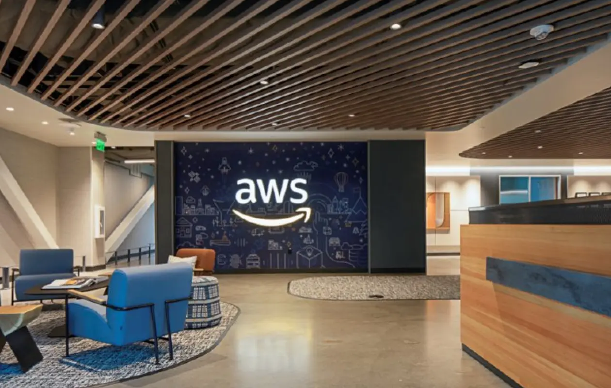 ¿Por qué se cayó AWS? Fallo afecta a Microsoft, aerolíneas y apps en todo el mundo