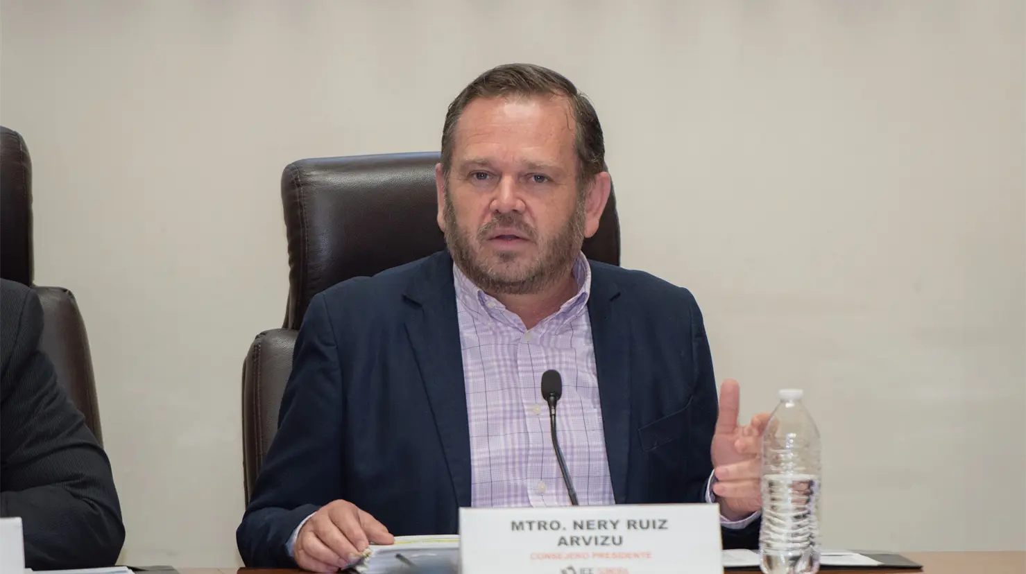 Consejero presidente del IEE, Nery Ruíz Arvizu