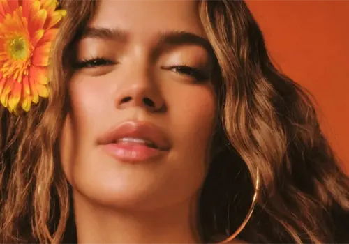 Karol G en portada de Vogue: "Más que ser una artista de tendencia, busco ser de trascendencia"