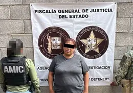 Aseguran droga y detienen a mujer en cateo en Hermosillo
