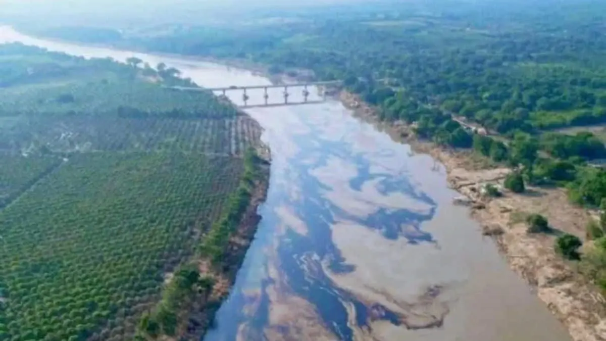 Derrame de hidrocarburo agrava la crisis en Veracruz