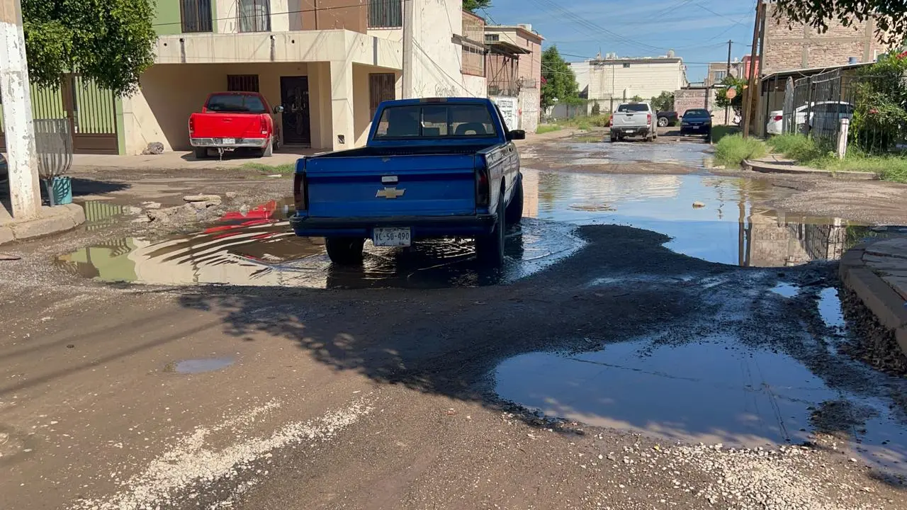 Vecinos de la colonia Miravalle piden que se atiendan los drenajes colapsados