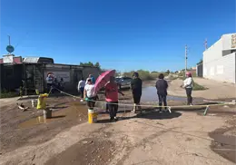 Habitantes de la colonia Real del Sol en Cajeme cierran calles por fugas de agua