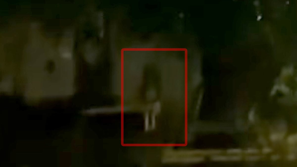 VIDEO | ¡Qué miedo! Captan niña fantasma dentro de un kínder en altas horas de la noche