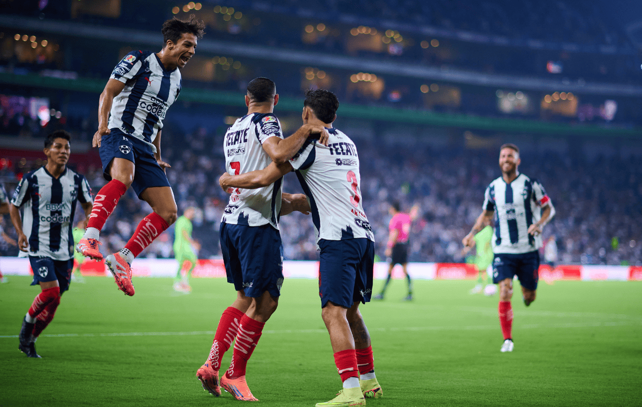 Rayados derrota 4-2 a FC Juárez y sube al tercer lugar del Apertura 2025