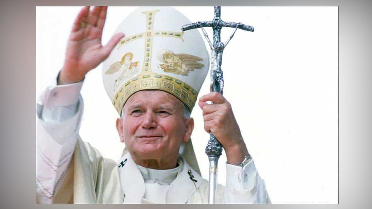 Santoral de hoy, 22 de octubre: San Juan Pablo II, el Papa Peregrino, patrono de la juventud y la familia