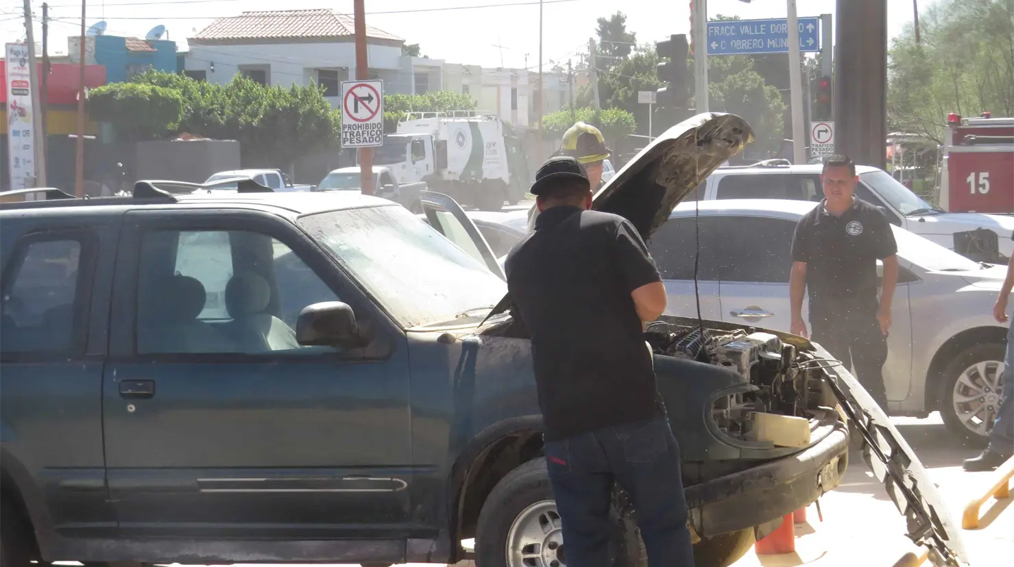 Los trabajadores de la empresa de extintores sofocaron las llamas rápidamente (Foto: Roke Arballo)
