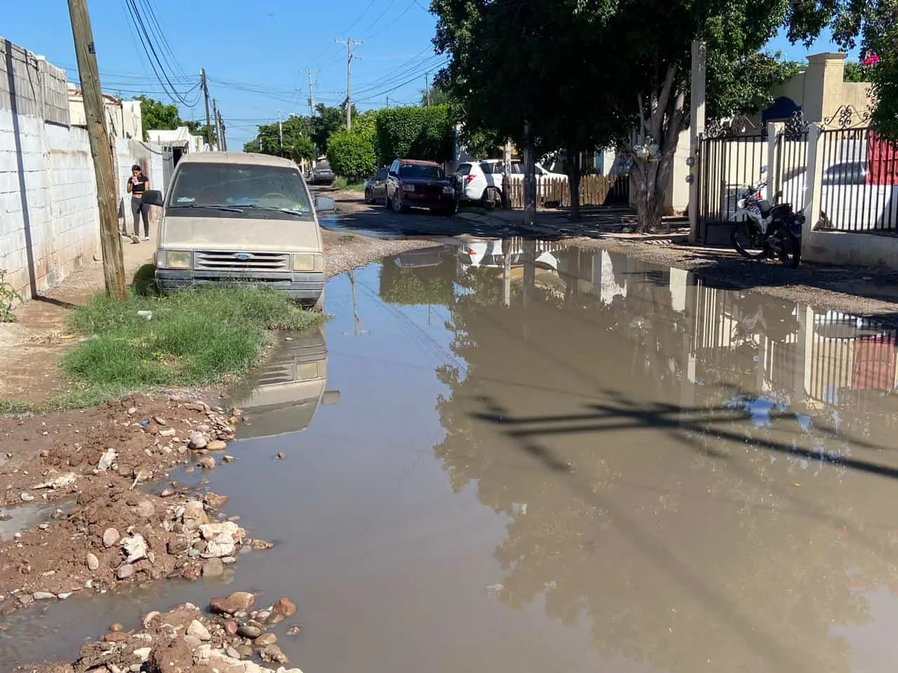 Familias de Misioneros viven entre aguas negras