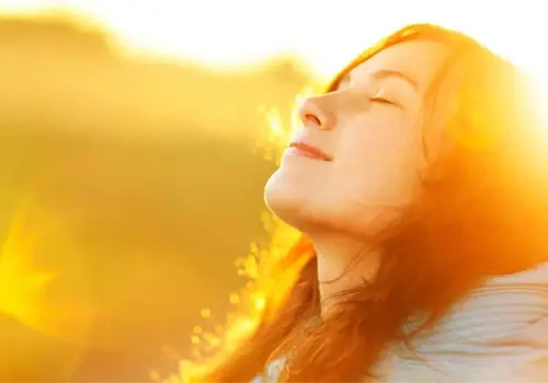 Ni meditación ni yoga: este pequeño hábito es mucho más fácil y puede hacer tu día más feliz