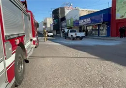 Se incendia camioneta en el Centro de Ciudad Obregón Se incendia camioneta en el Centro de Ciudad Obregón