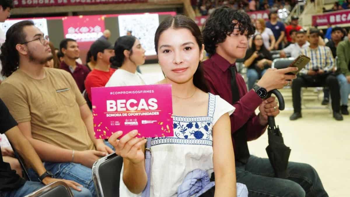 Impulsa gobernador beca internacional