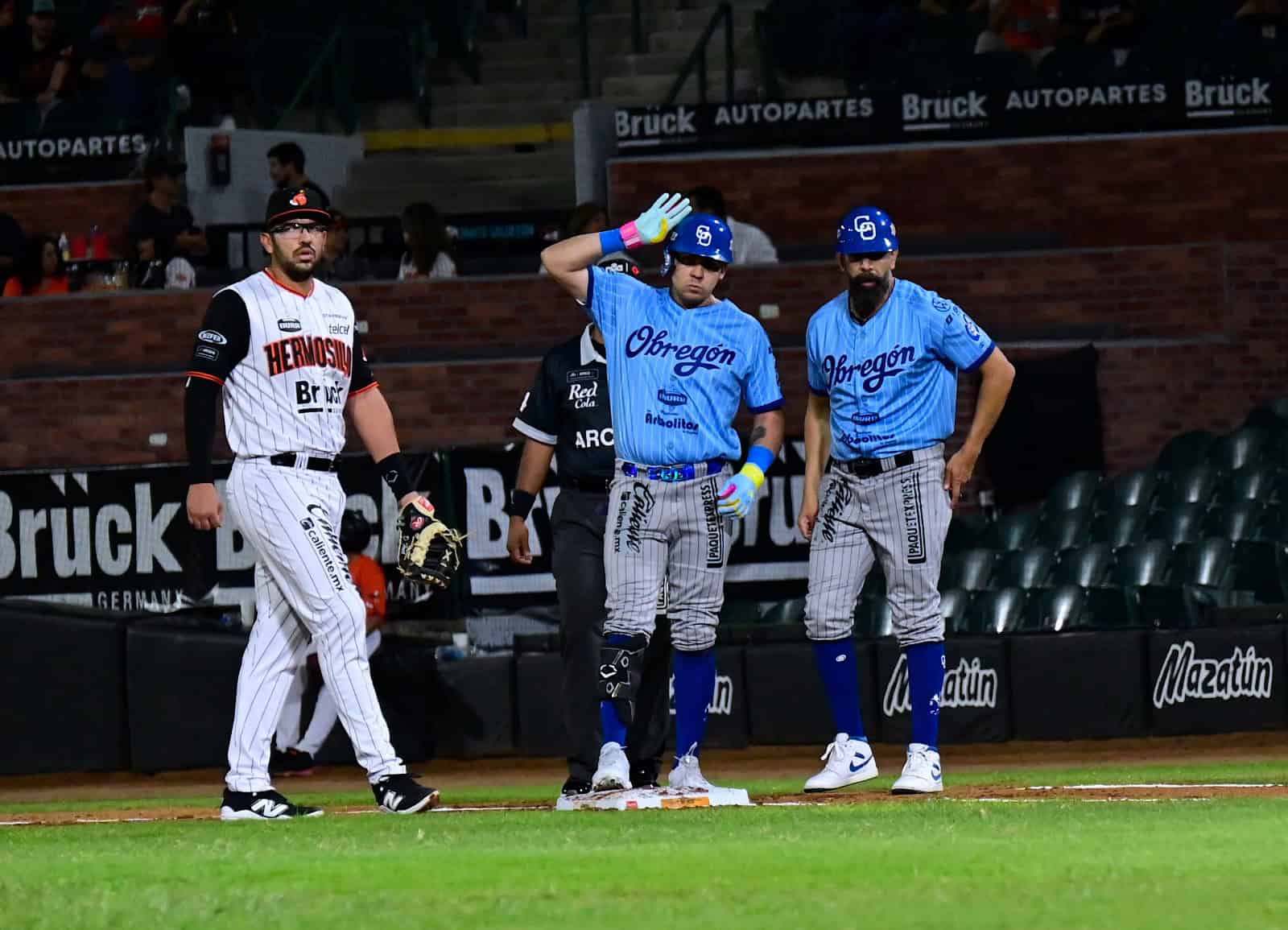 Yaquis cae en el tercero 5-3 y pierde la serie ante Naranjeros