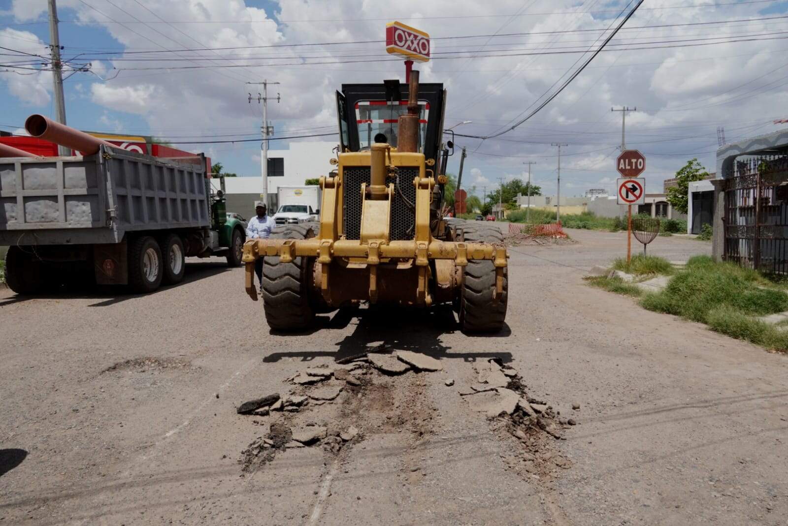 Piden a cajemenses tener precaución al manejar por cierre de calles
