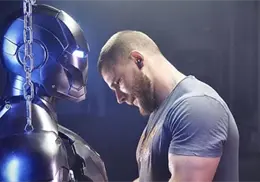 Ingeniero ruso recrea la armadura de Iron Man con materiales reciclados Ingeniero ruso recrea la armadura de Iron Man con materiales reciclados