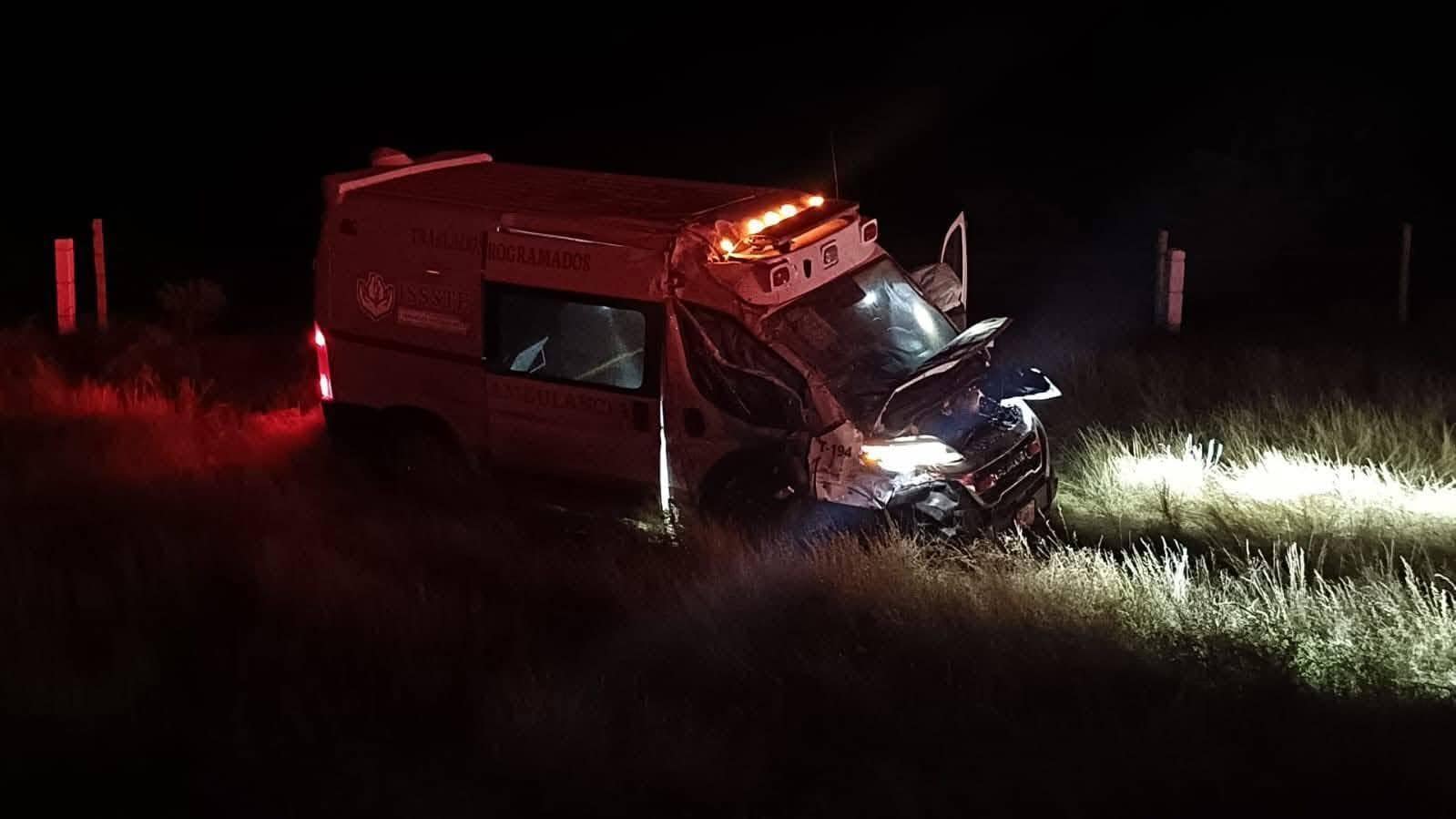 Choca ambulancia en carretera Guaymas – Hermosillo
