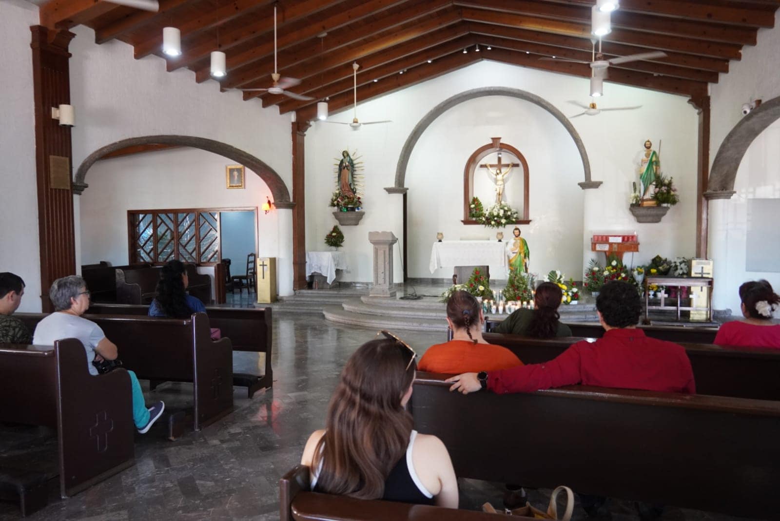 Con mucha fe devotos veneran a San Judas Tadeo en Ciudad Obregón