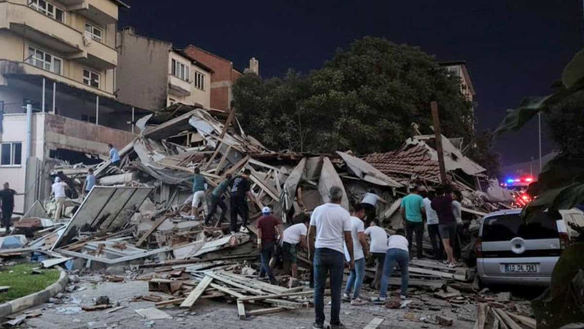 VIDEOS | Así se estremecieron los edificios en Turquía tras sismo de magnitud 6.1