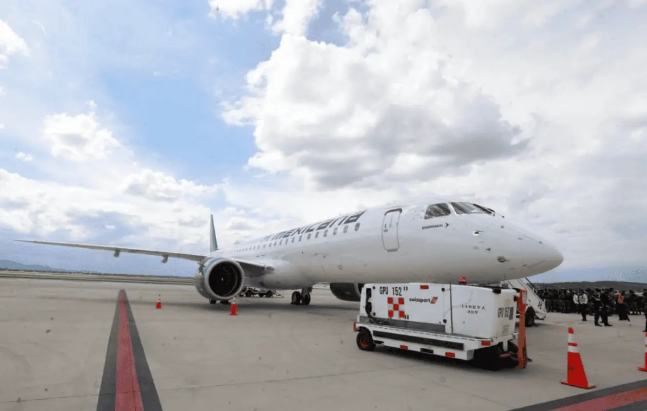 Llamaron a defender intereses de la aviación mexicana.