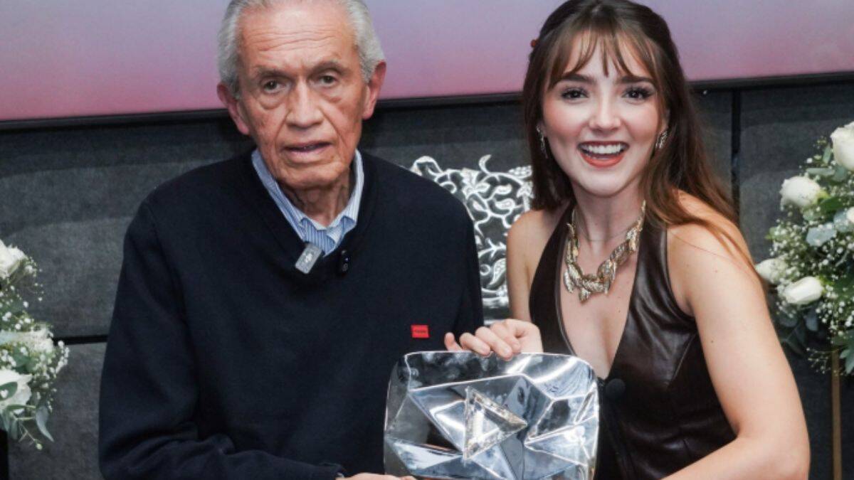 La Rosa de Guadalupe recibe la placa de diamante tras superar los 10 millones de suscriptores en YouTube