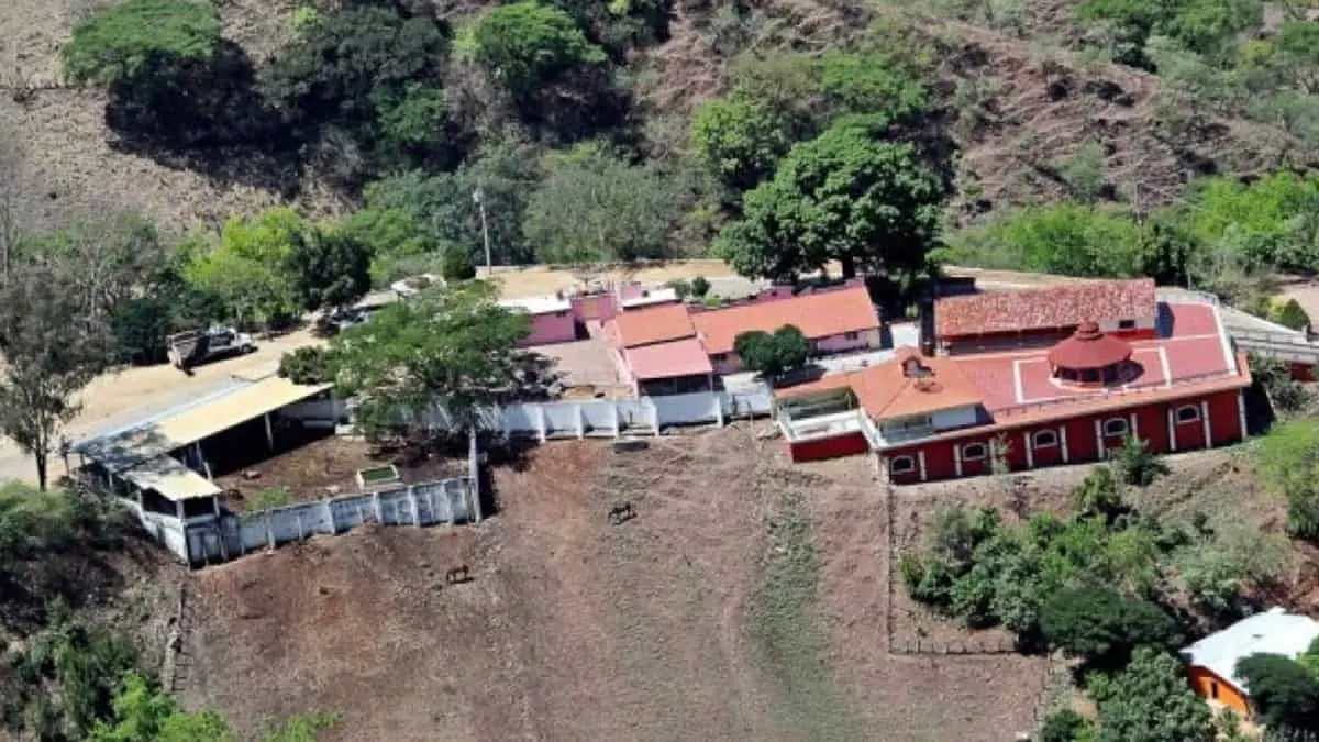 VIDEO | Momento exacto en que atacan con dron explosivo casa de mamá de El "Chapo" Guzmán