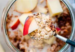 Avena nocturna alta en proteínas: El desayuno de campeones listo en 5 minutos Avena nocturna alta en proteínas: El desayuno de campeones listo en 5 minutos