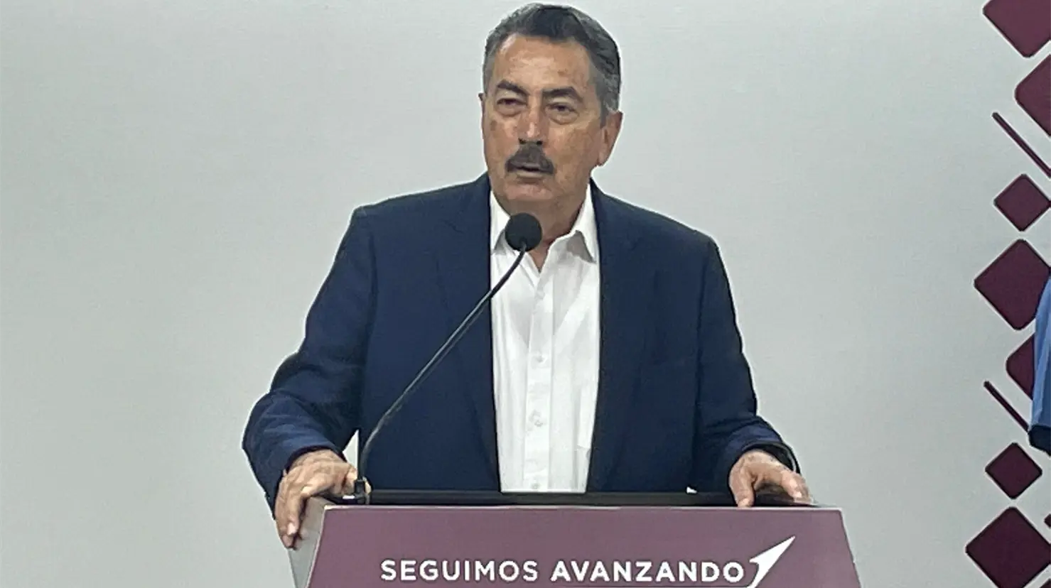 Javier Lamarque pide a cajemenses no arrojar objetos al drenaje