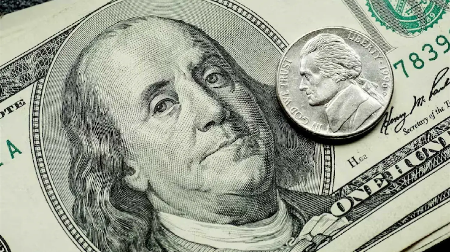 Precio del dólar hoy jueves 30 de octubre:  El peso se debilita frente a la divisa estadounidense